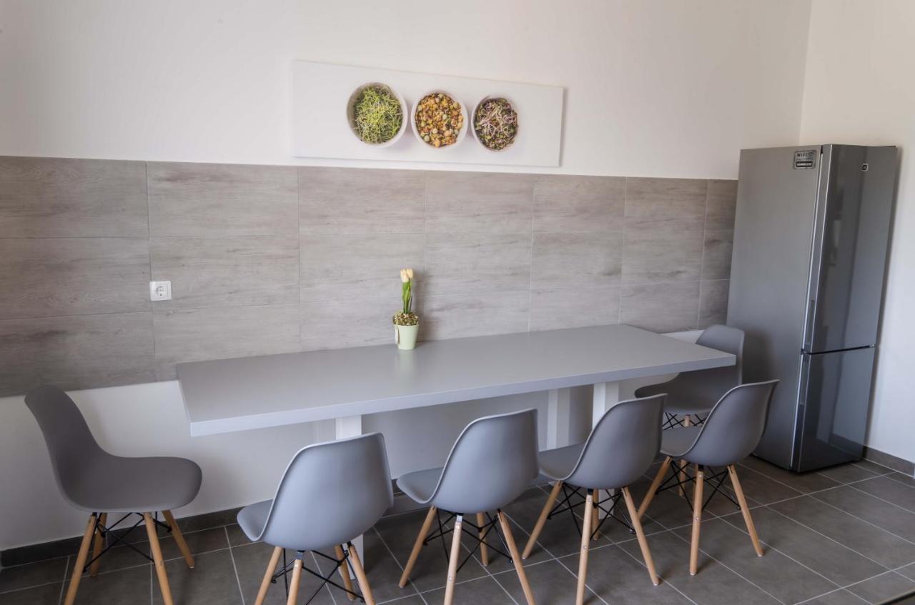 Kunfoglalas Apartmanhaz Kisujszallas Bagian luar foto