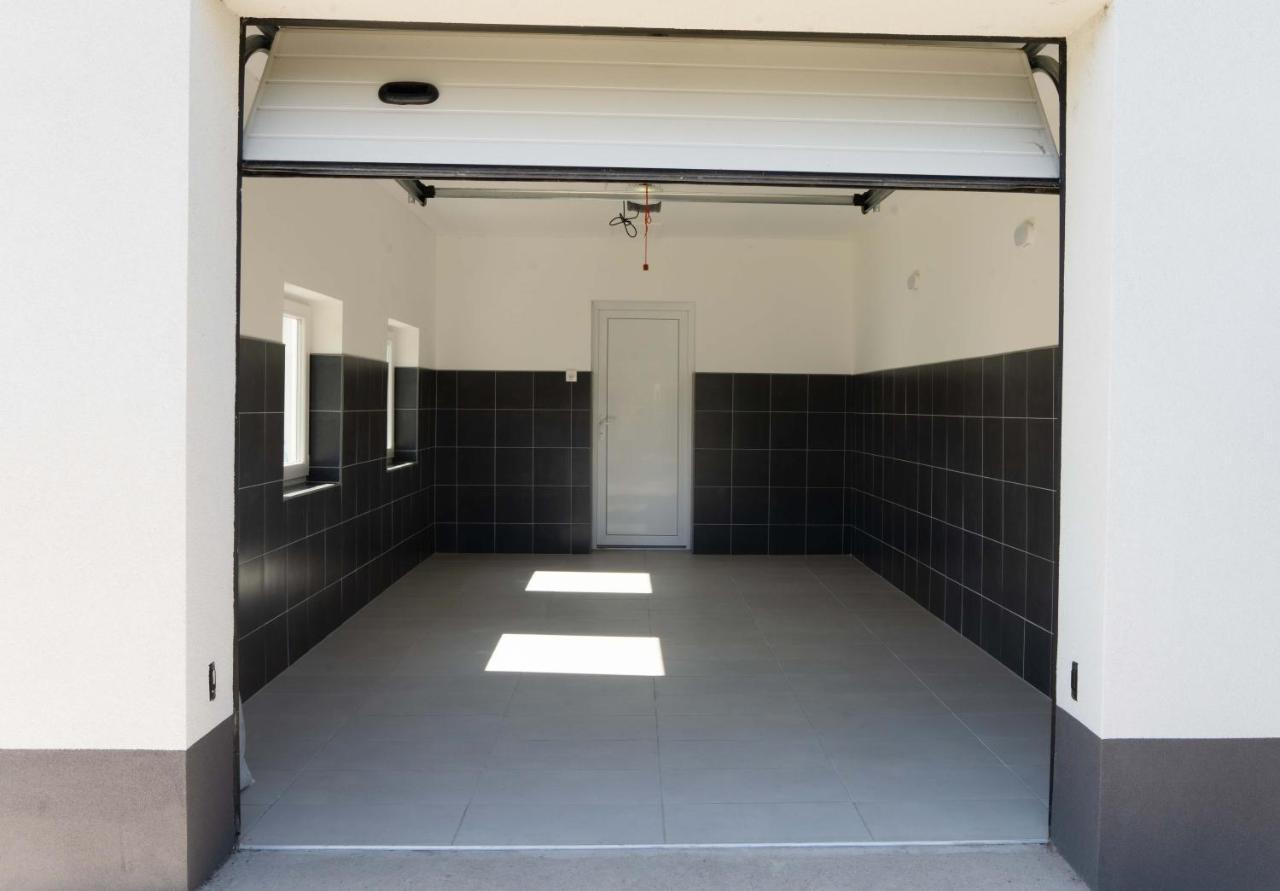 Kunfoglalas Apartmanhaz Kisujszallas Bagian luar foto